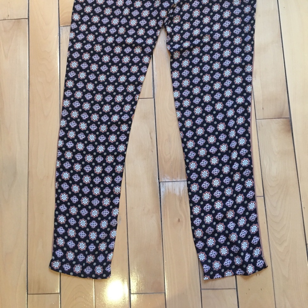 Like New gorgeous cotton candy skinny pant… - Picture 8 of 8